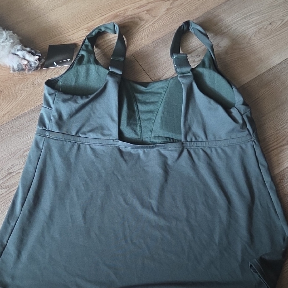 Nike Women's Tank Top - Dark Green Built In Bra - Picture 3 of 5